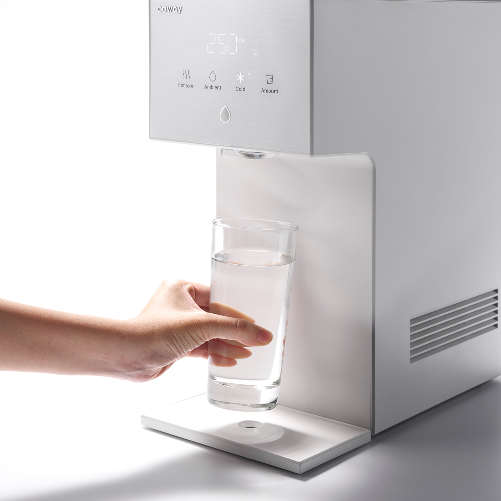 Coway Dazzie in Porcelain White, front view